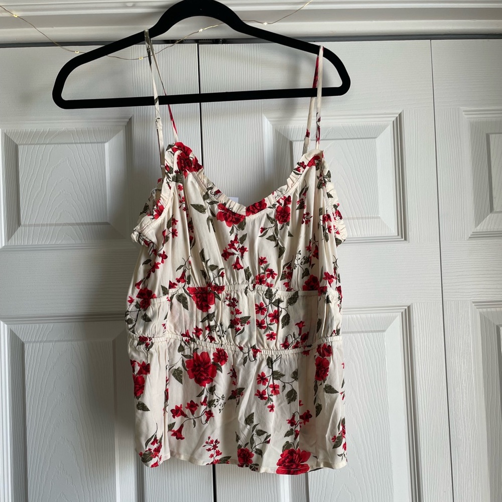 flowery crop top! NWOT